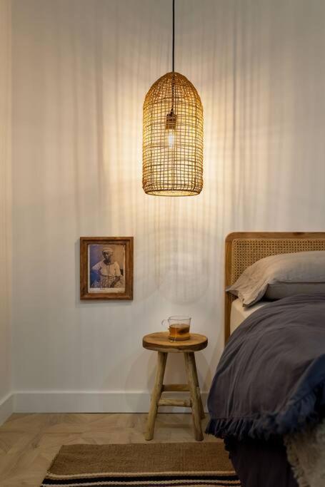 Nazare - Two Bedroom In Eixample Barcelona